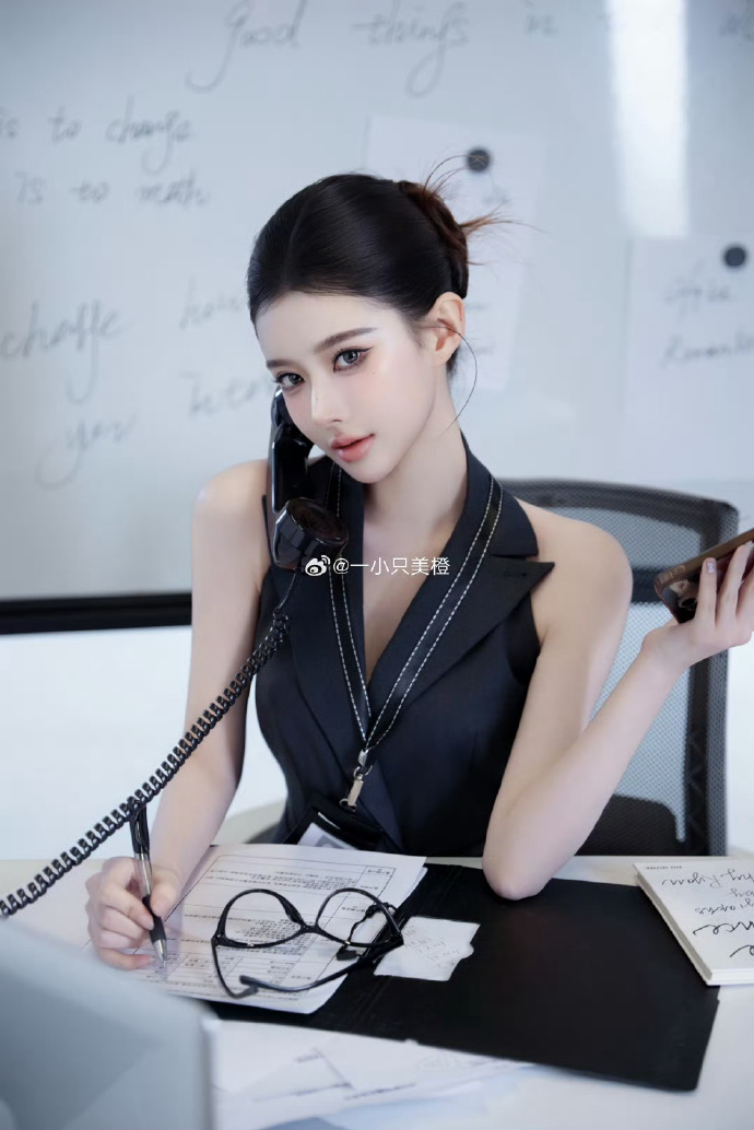吃瓜成人AI短剧-片段精选·场景转折封面